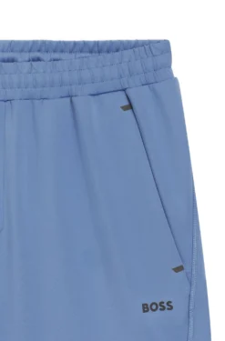 Active shorts in quick-dry fabric with reflective logo