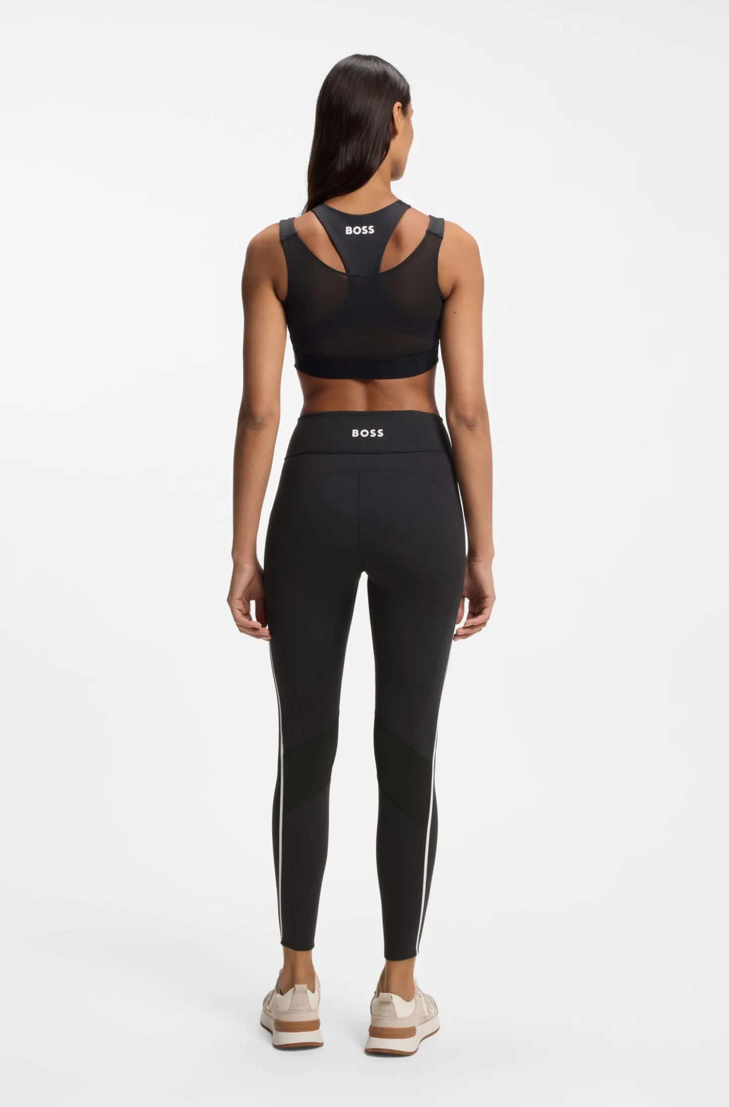 Active sports bra with mesh insert