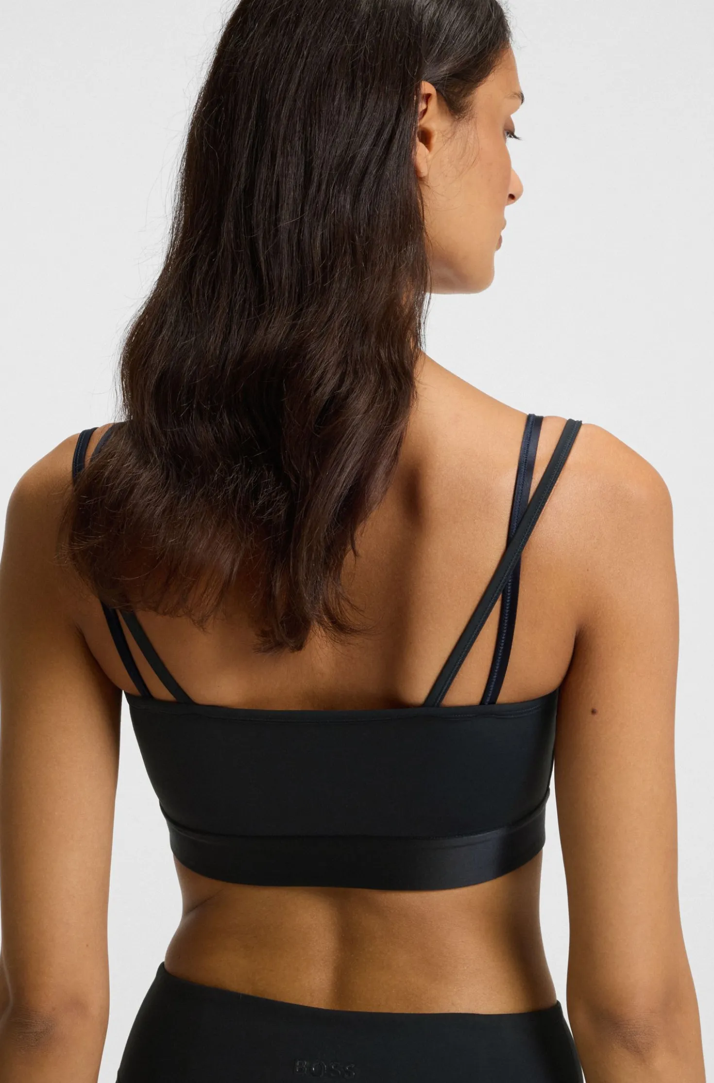 Active sports top with mesh insert