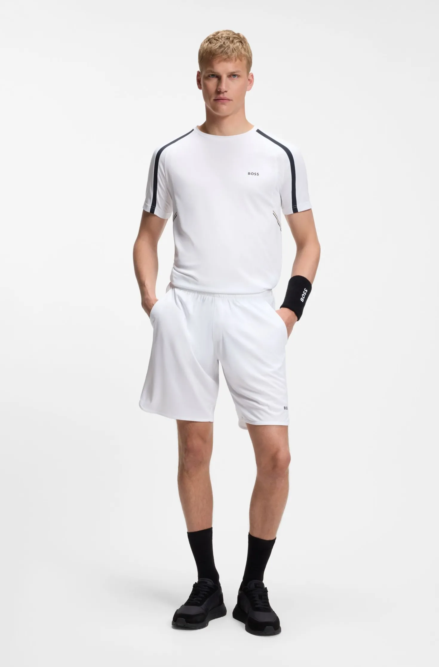 Active Stretch-fabric shorts with mesh pocket bags