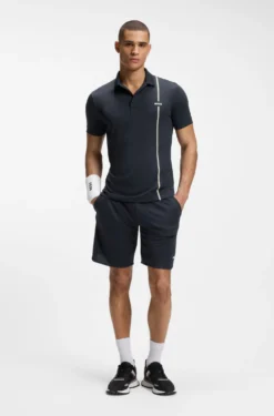 Active Stretch-fabric shorts with mesh pocket bags