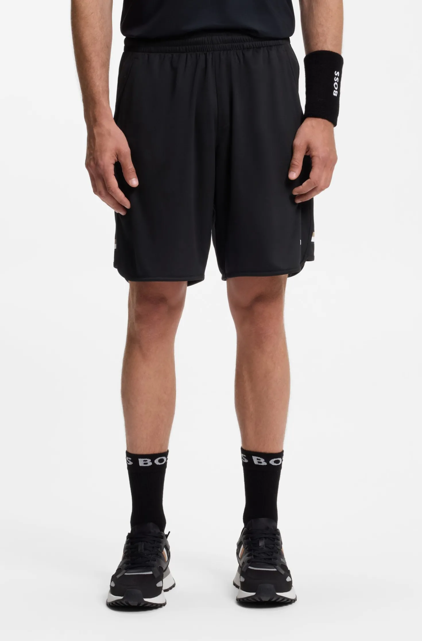 Active Stretch-fabric shorts with mesh pocket bags