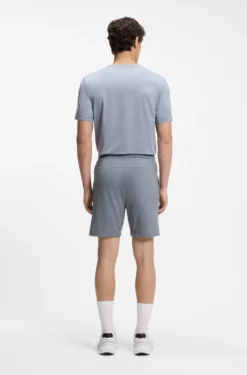Active training shorts in quick-drying fabric