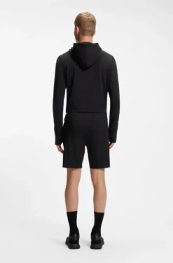 Active training shorts in quick-drying fabric