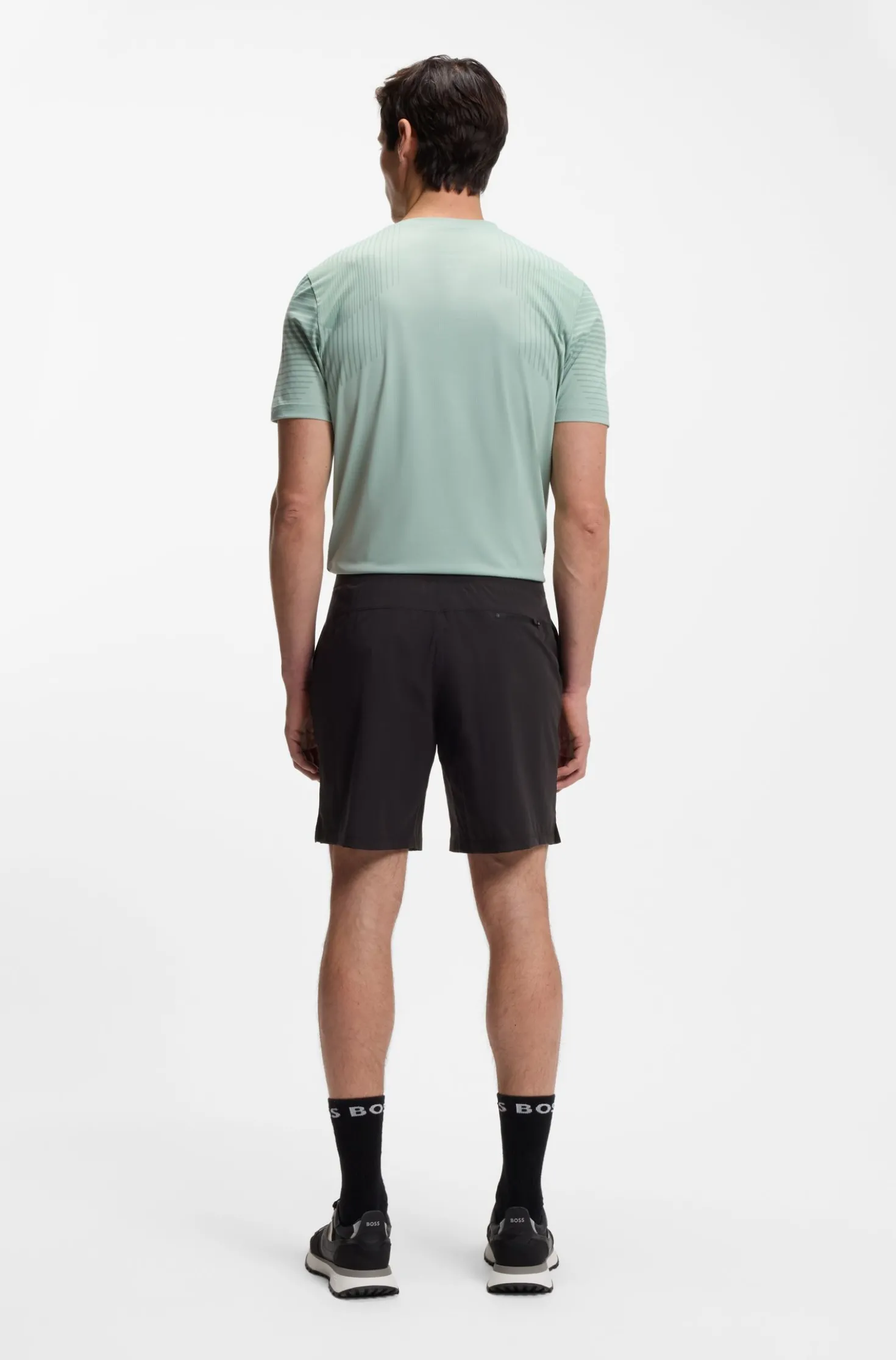 Active water-repellent shorts with four-way stretch