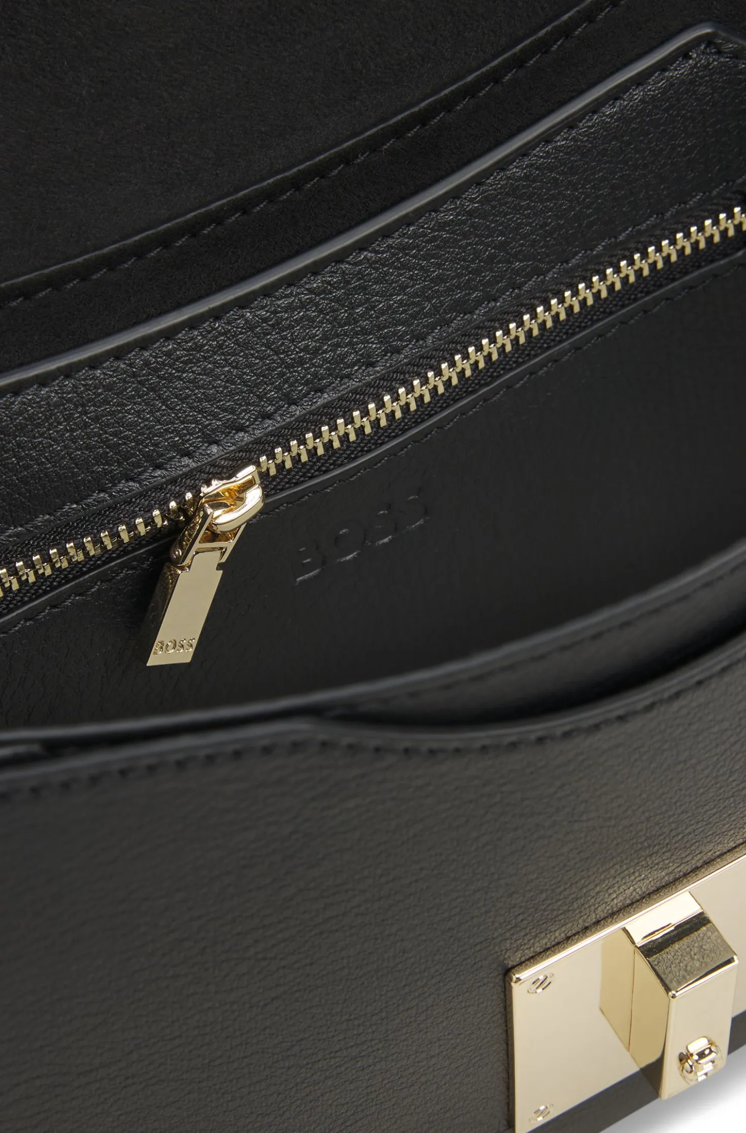 Ariell saddle bag in grained leather