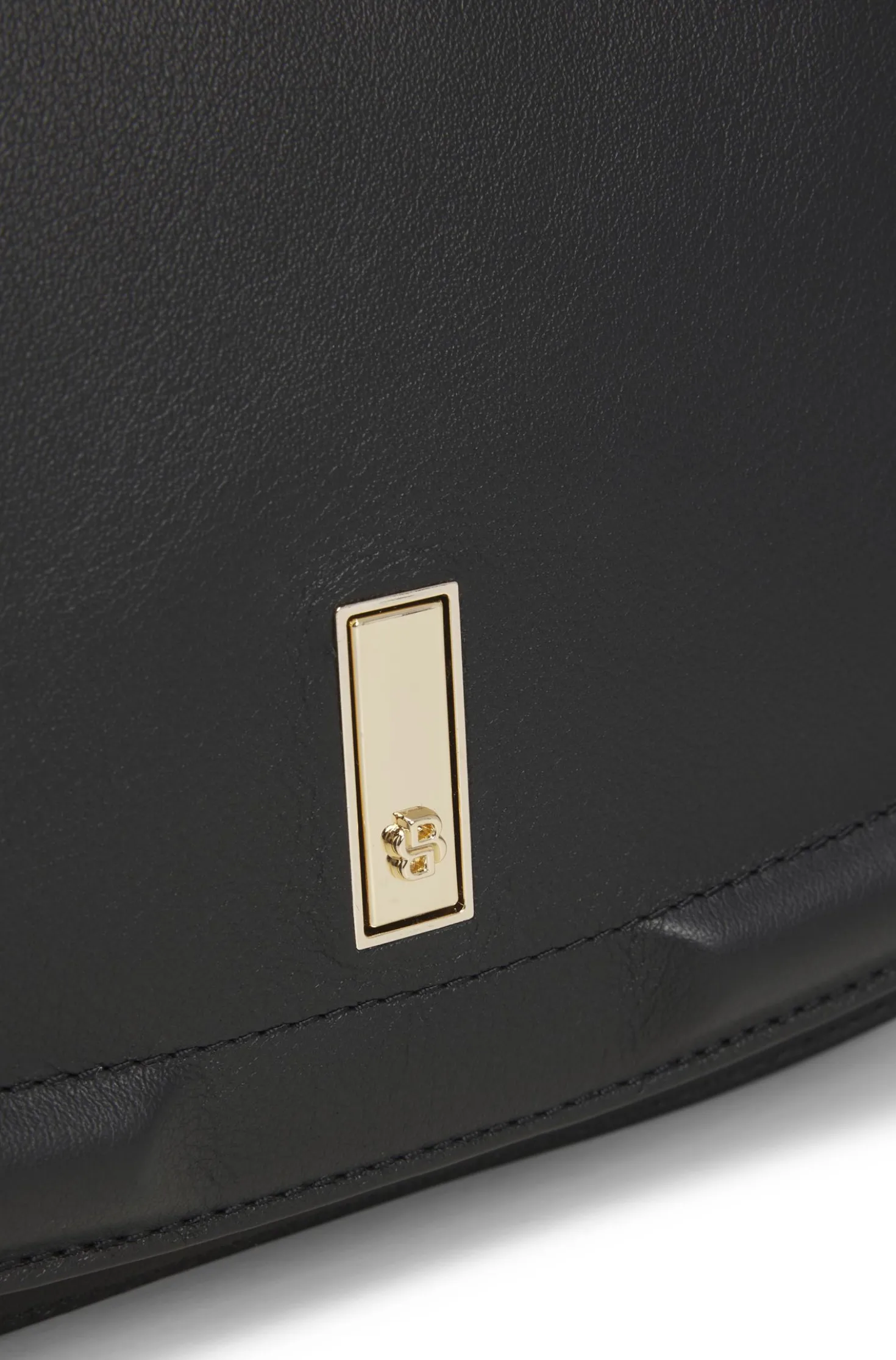 Ariell saddle bag in grained leather