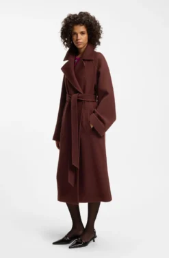 Belted coat in a wool blend