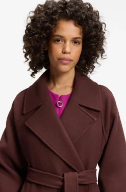 Belted coat in a wool blend