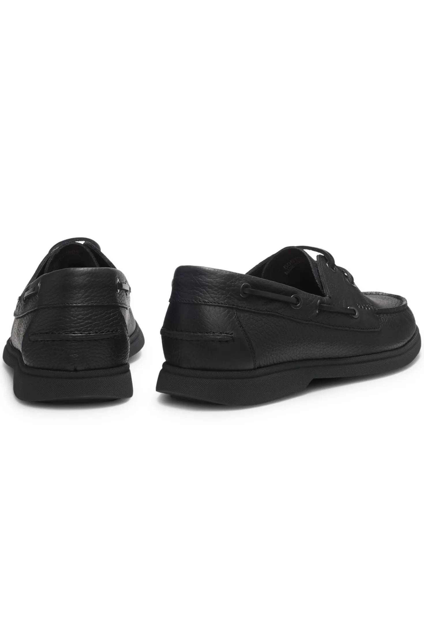 Boat shoes in tumbled leather