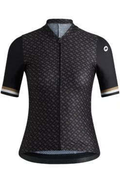 BOSS x ASSOS training jersey with stretchable secure rear pockets