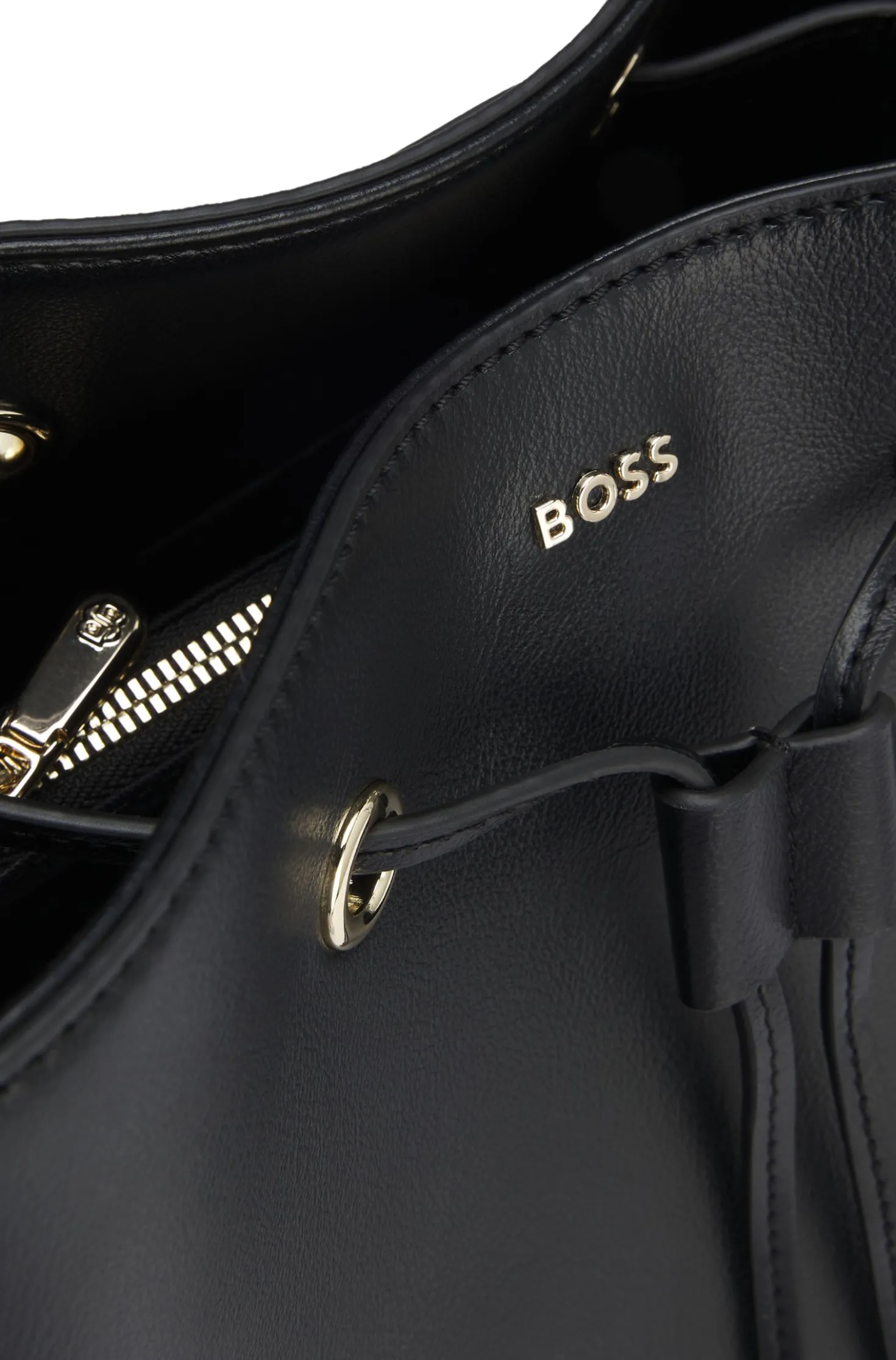 Bucket bag in faux leather