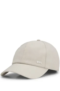 Cap in virgin wool with logo trim