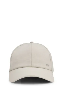 Cap in virgin wool with logo trim