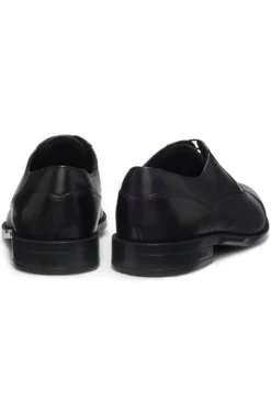 Cap-toe Derby shoes in leather