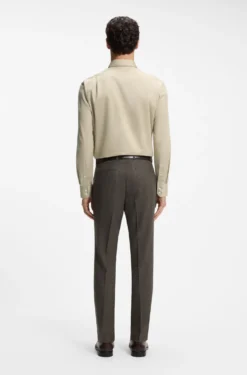 Casual-fit cotton shirt with spread collar