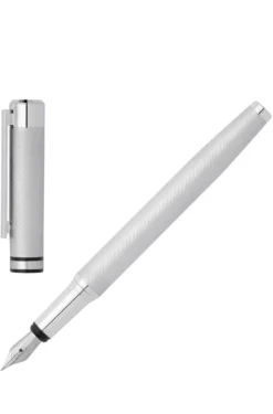 Chrome fountain pen with engraved pattern