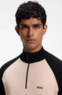 Colour-blocked sweater with zip neck