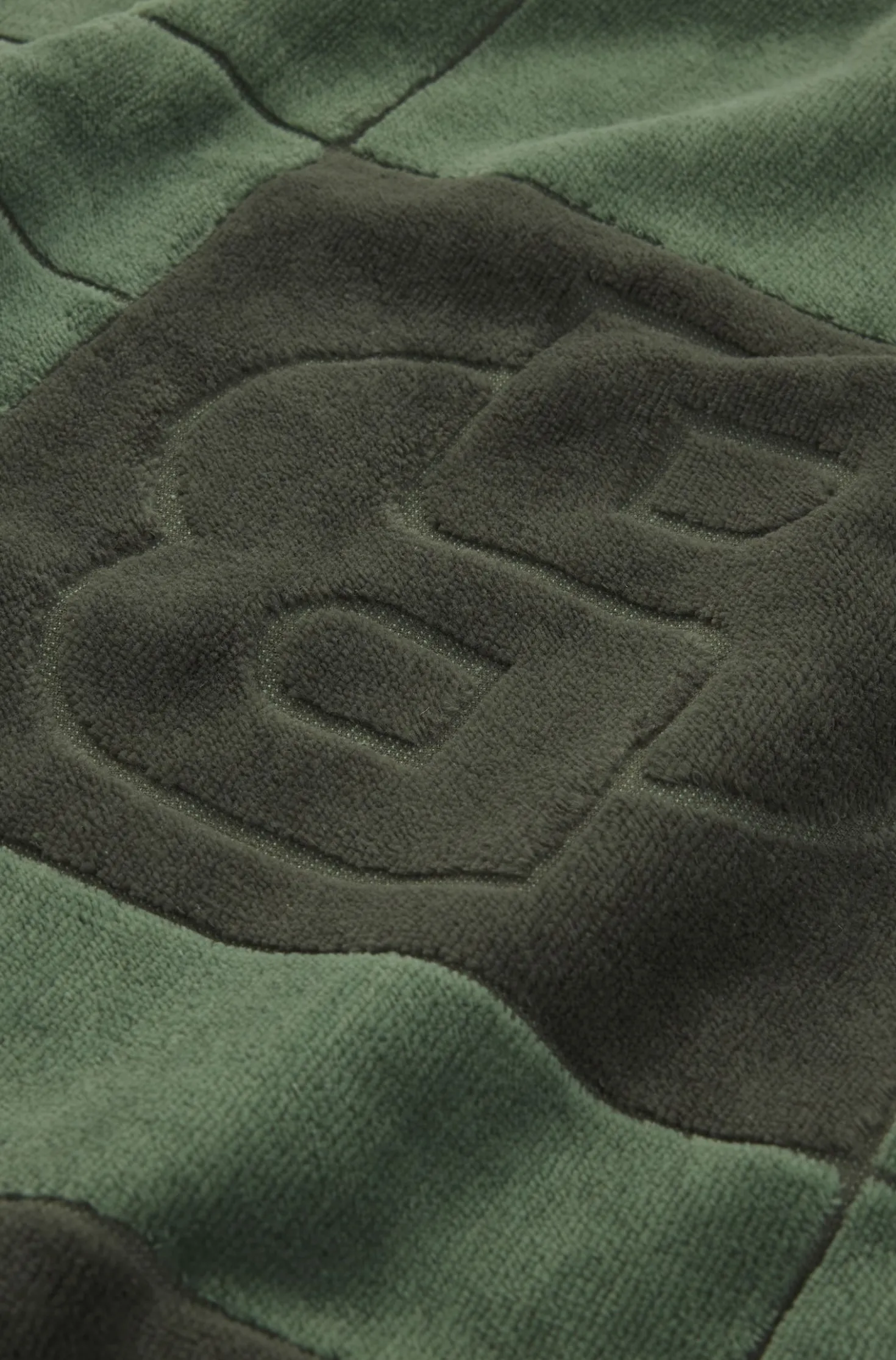 Cotton bath sheet with carved Double B monogram