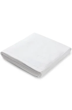Cotton bath towel with contrast embroidered logo