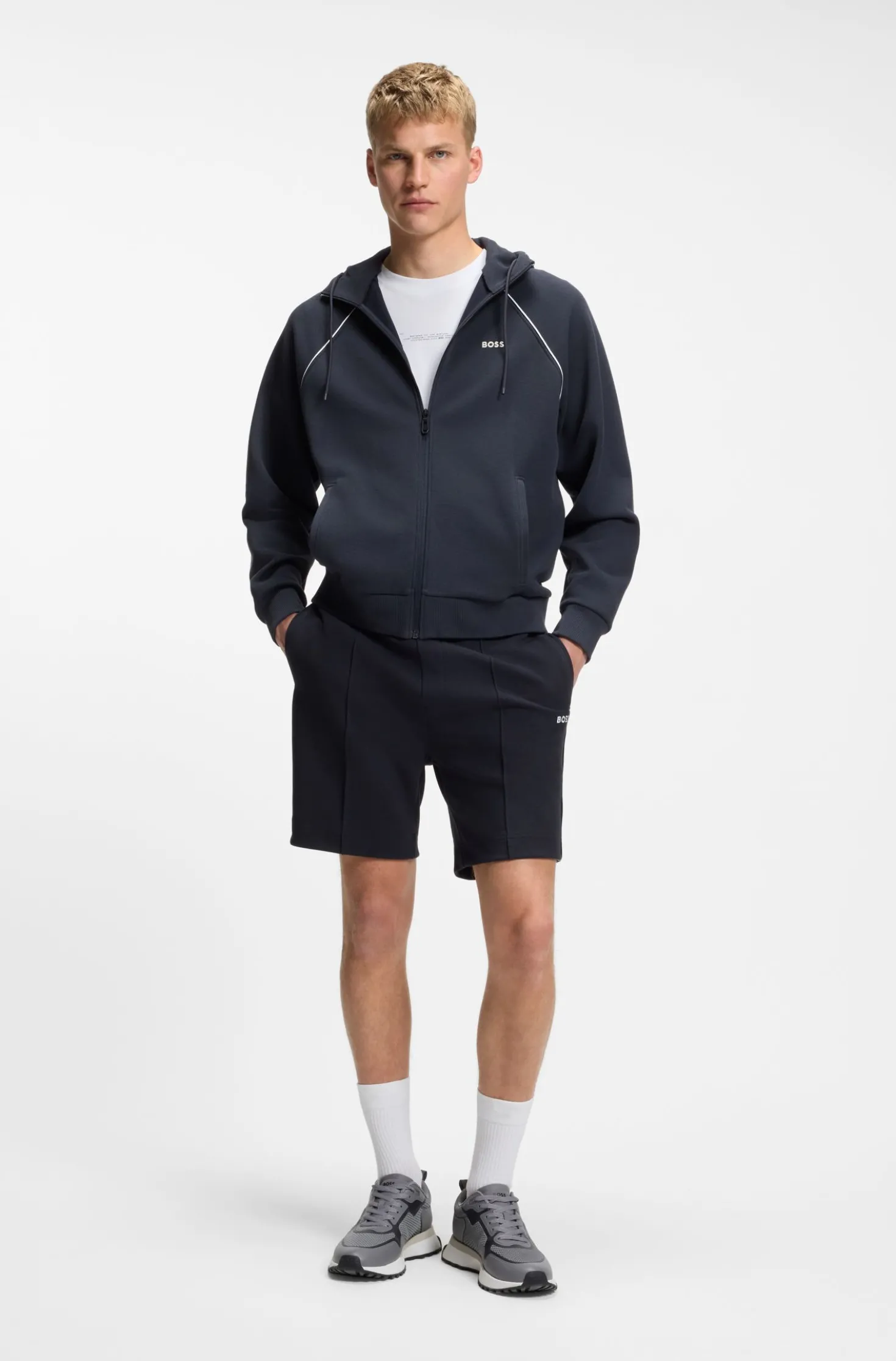 Cotton-blend shorts with piped trims