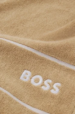 Cotton hand towel with white logo embroidery