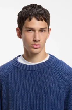 Cotton sweater with ribbed structure
