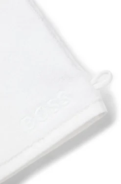 Cotton wash mitt with contrast embroidered logo