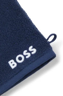 Cotton wash mitt with contrast embroidered logo