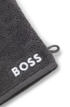 Cotton wash mitt with contrast embroidered logo
