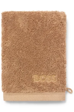 Cotton wash mitt with embroidered logo