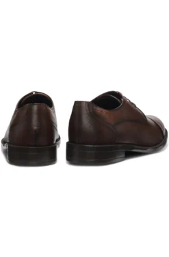 Derby shoes in grained leather with cap toe