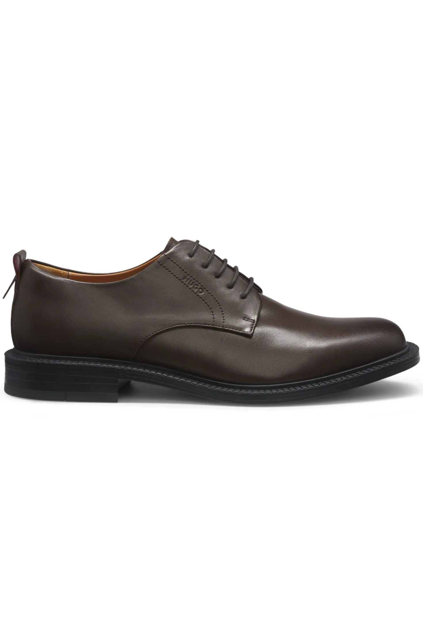 Derby shoes in leather with embossed logo