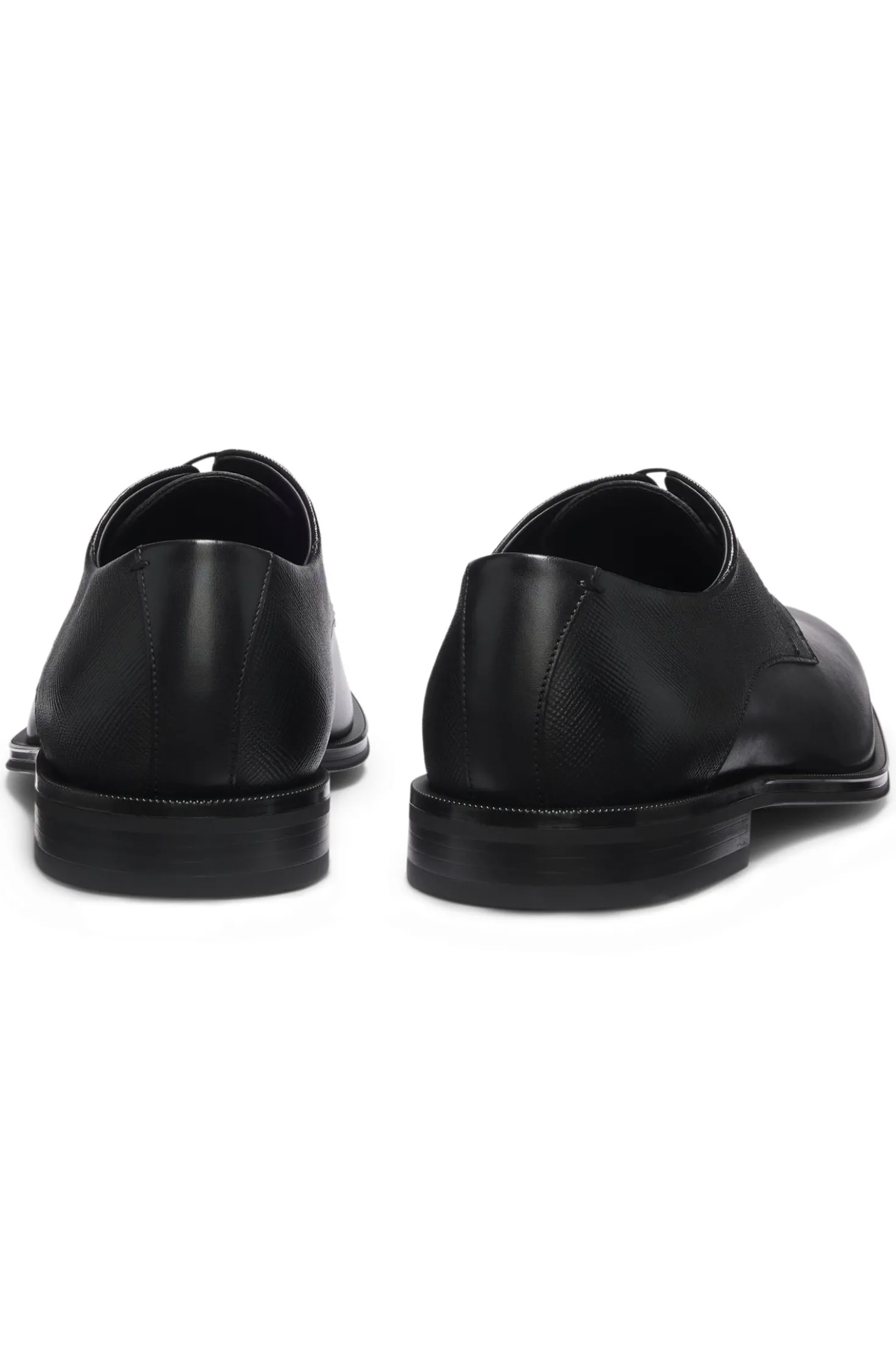 Derby shoes in smooth and textured leather