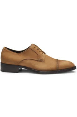 Derby shoes in suede with stitched details