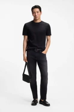 Diamond-structured crossbody bag with tonal logo