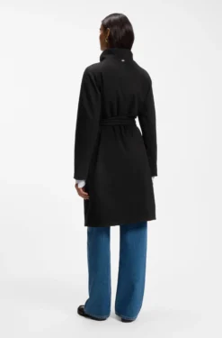 Double-breasted coat in a wool blend