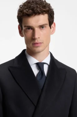 Double-breasted coat in wool and cashmere