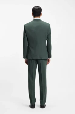 Easy-care suit in stretch cloth with wool