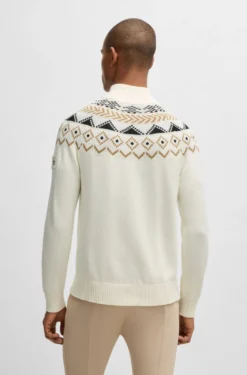 Equestrian troyer sweater with knitted pattern