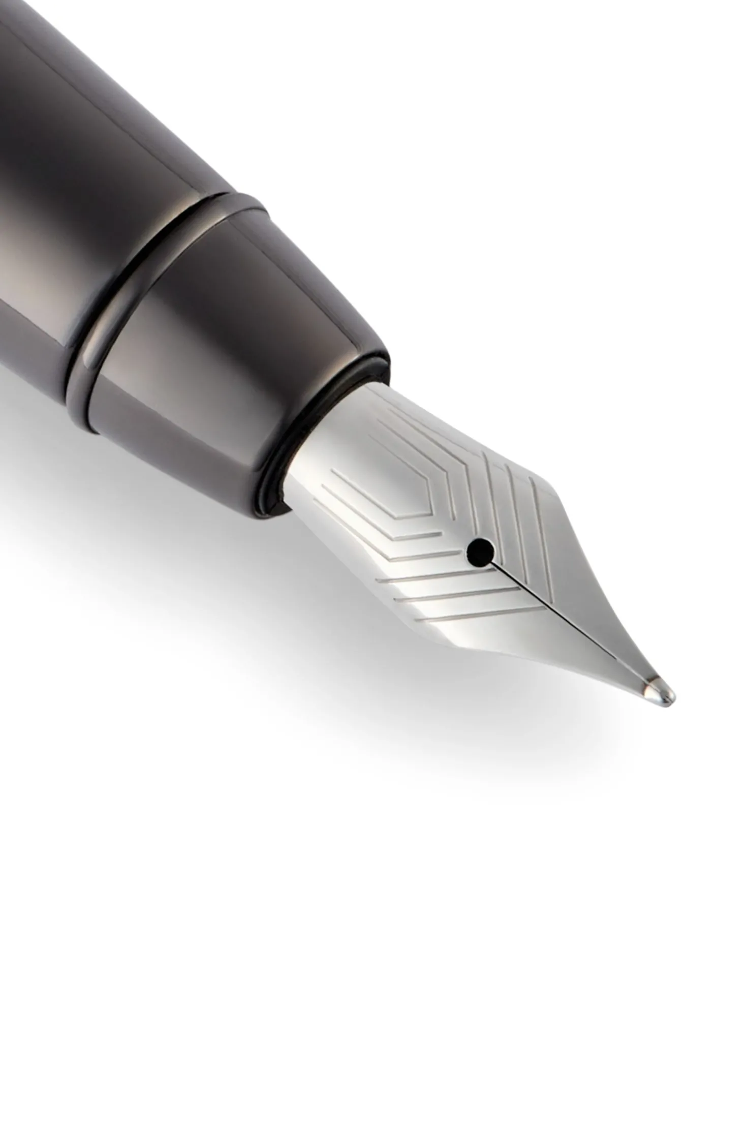 Gunmetal-plated fountain pen with textured-leather cap
