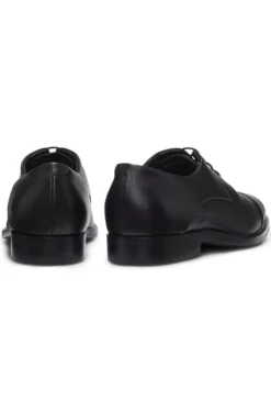 Italian-made Derby shoes in grained leather