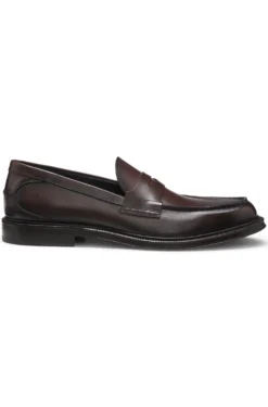 Italian-made loafers in soft leather