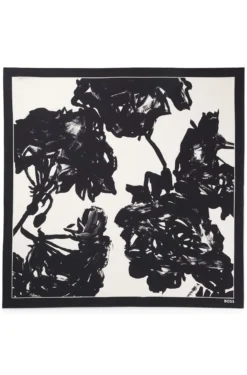 Italian-made scarf in printed silk twill