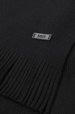 Knitted scarf in virgin wool with logo detail