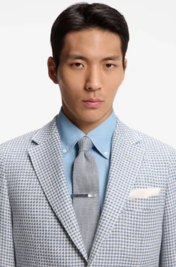Knitted tie in silk