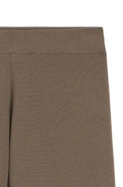 Knitted trousers in stretch fabric