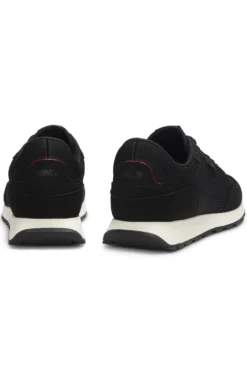 Knitted-upper trainers with logo flag