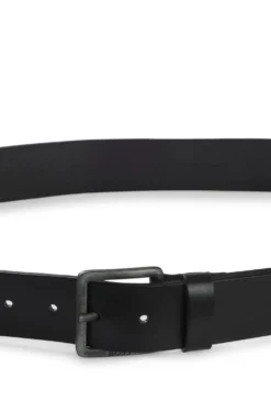 Leather belt with logo buckle