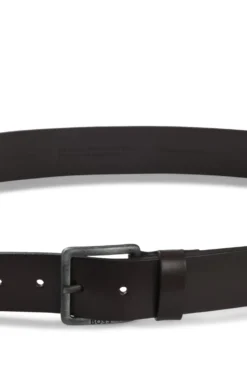Leather belt with logo buckle
